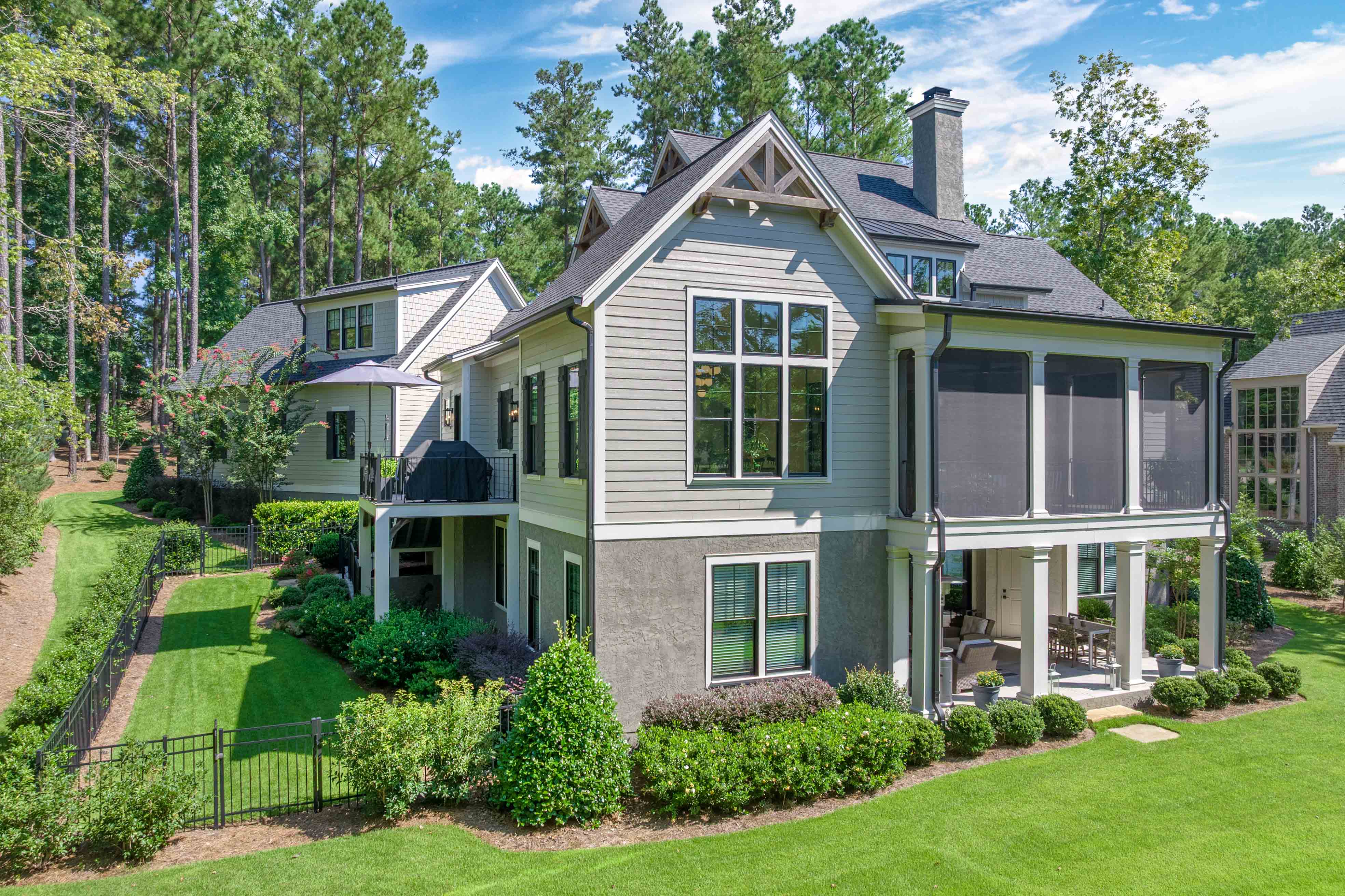 1041 Holt's Ferry image 56